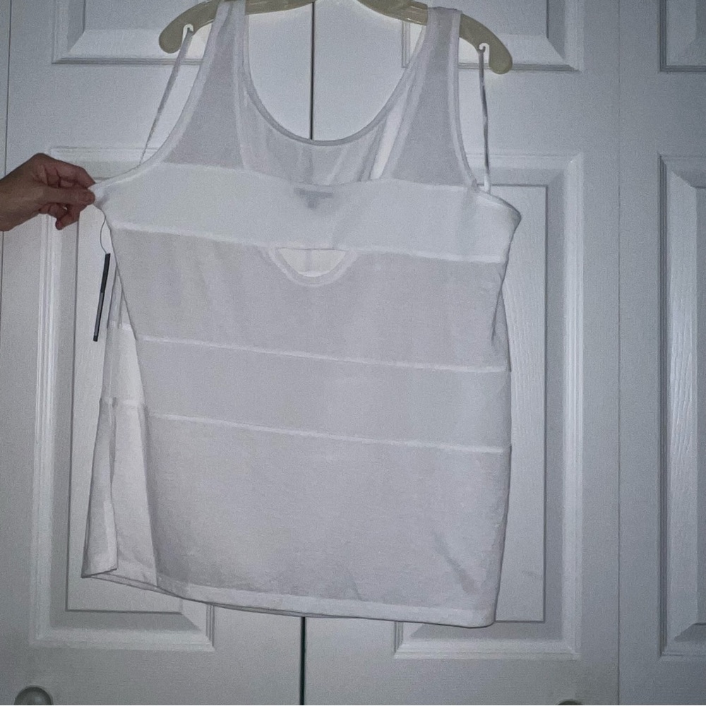 NWT Apt. 9. Sleeveless top. Size XL